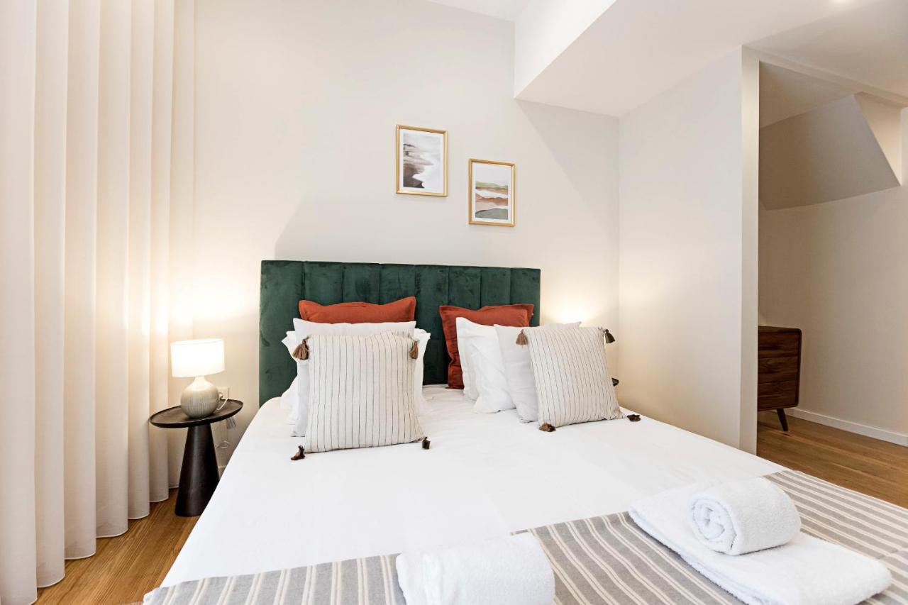 Brand New 4Br W/ 200Yrs Of History In Central Porto By Lovelystay Экстерьер фото