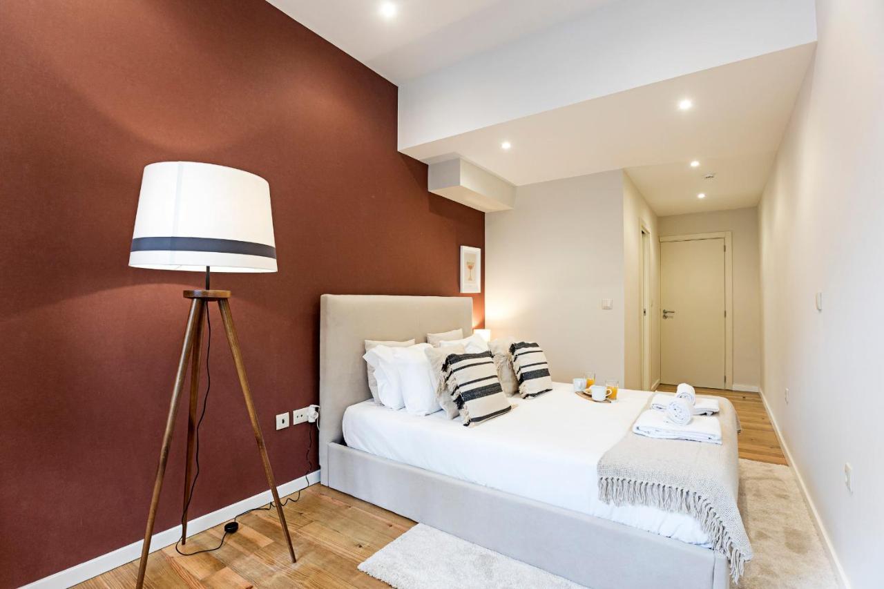 Brand New 4Br W/ 200Yrs Of History In Central Porto By Lovelystay Экстерьер фото